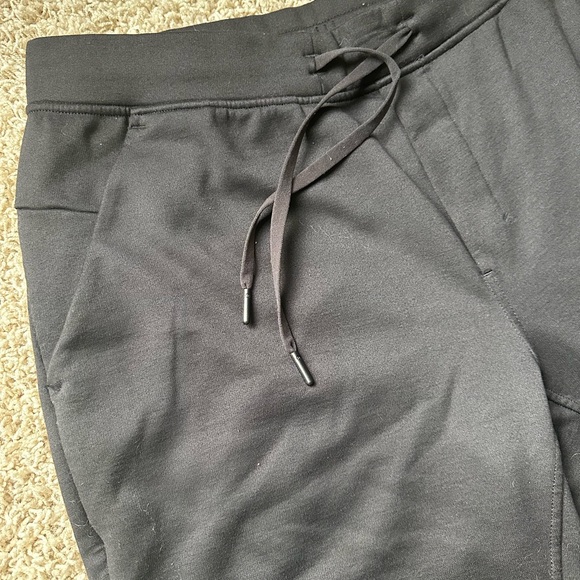 Lululemon men’s sweatpants - Picture 3 of 9